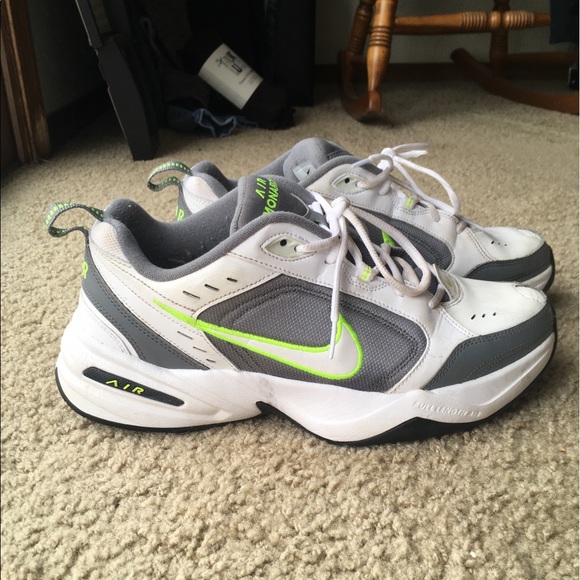 nike air monarch volt